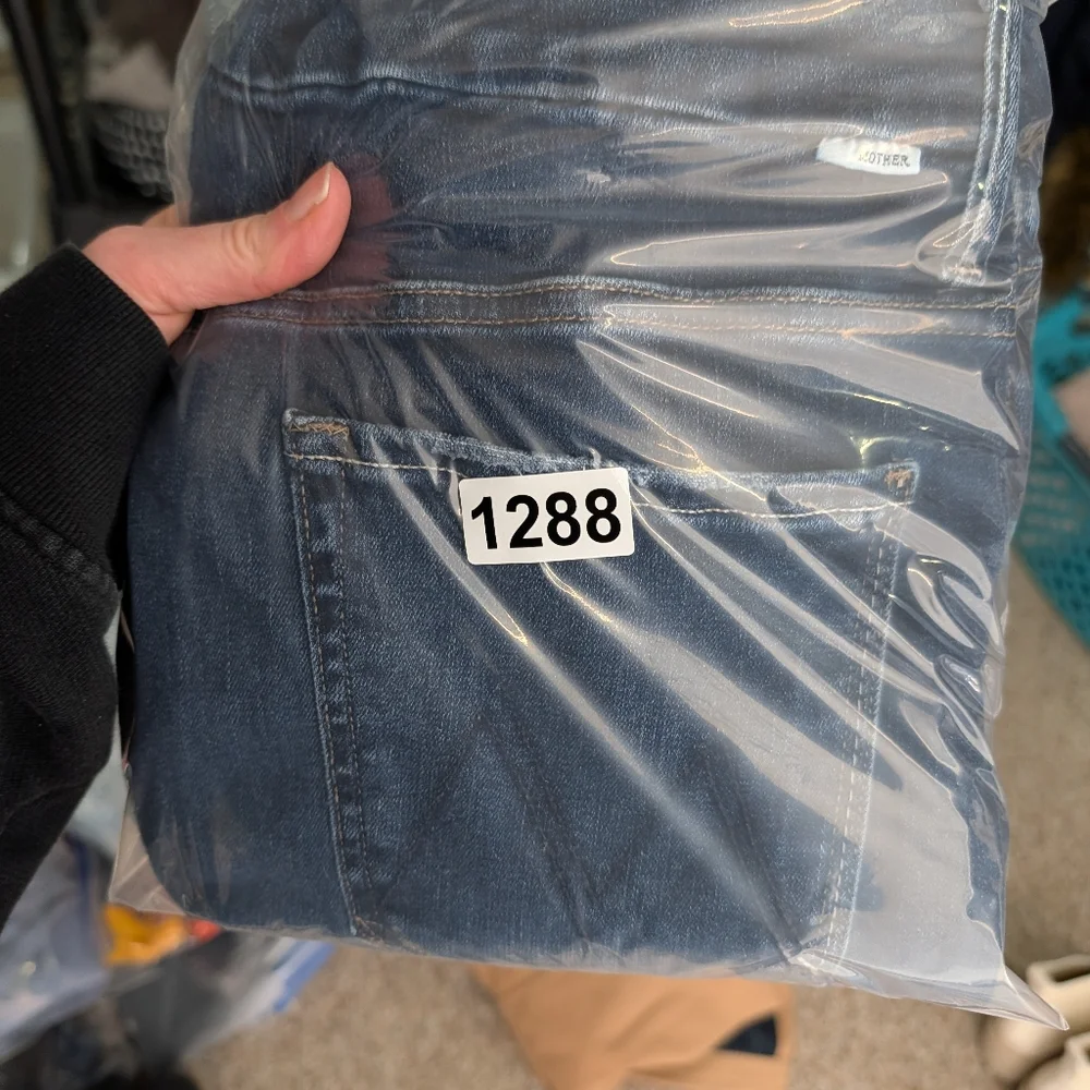 Mother High Waisted Looker Dark Wash Jeans Size 34 - Picture 10 of 10